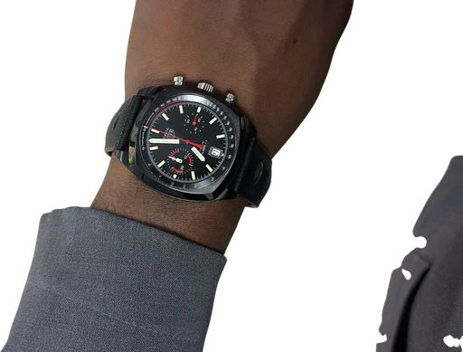 Title: Monza Heritage Limited edition CR2080
Brand: Heuer
Model: Monza Heritage Limited edition CR2080
Ref: null
Category: Racing
Diameter: 42mm
Functions: Kronograf, Dato
Year: 2025
Price: 35500
Condition: 9.5
Dial Color: Sort
Strap: Læder
Case material: Titanium
Gender: Herre
Match: 100.0%
Billedet er ejet af Studts Vintage (780292) Et Heuer ur