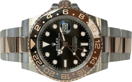 Titel: GMT-Master II 126711CHNR Rootbeer (Root Beer) (Nyhed)
Mærke: Rolex
Model: GMT-Master II
Ref.: 126711CHNR
Årgang: 2023
Tilbehør: Boks og Papirer
Stand: 10.0 (Nyt)
Pris: 138.000 kr.
Diameter: 40mm
Funktioner: GMT, Dato
Skivefarve: Sort
Rem: Metal
Kassemateriale: Andet
Kategori: Sport
Køn: Herre
Match: 100.0%
Billedet ejes af Stæhr Preowned (1219887) Et Rolex ur