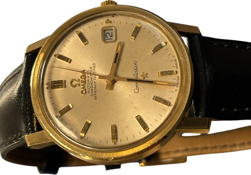 Title: Constellation Chronometer Officially Certified
Brand: Omega
Model: Constellation Chronometer Officially Certified
Ref: 168018
Category: Dress
Diameter: 35mm
Functions: Dato
Year: 1968
Price: 9995
Condition: 9.0
Dial Color: Guld
Strap: Læder
Case material: Guld
Gender: Herre
Match: 100.0%
Billedet er ejet af Studts Vintage (152728) Et Omega ur