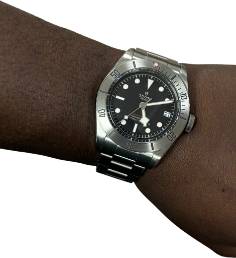 Title: Black Bay Steel – Ref. M79730-0006 (New)
Brand: Tudor
Model: Black Bay Steel
Ref: M79730-0006
Category: Dykker
Diameter: 41mm
Functions: Dato
Year: 2020
Price: 21500
Condition: 8.0
Dial Color: Sort
Strap: Metal
Case material: Stål
Gender: Herre
Match: 100.0%
Billedet er ejet af Studts Vintage (639616) Et Tudor ur