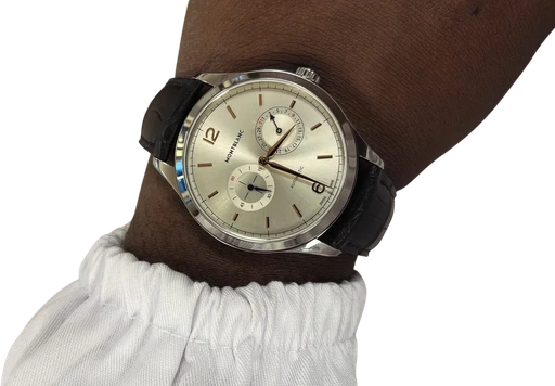 Title: Heritage Chronométrie Automatic – Fabriksny / Ubrugt 2025. (New)
Brand: Montblanc
Model: Heritage Chronométrie Automatic
Ref: DMN8 / 7409
Category: Dress
Diameter: 38mm
Functions: Dato
Year: 2025
Price: 7500
Condition: 10.0
Dial Color: Sølv
Strap: Andet
Case material: Stål
Gender: Herre
Match: 100.0%
Billedet er ejet af Studts Vintage (614546) Et Montblanc ur