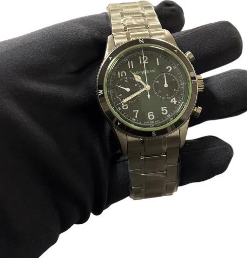 Title: 1858 Automatic Chronograph 0 Oxygen – Ref. 133298. Årgang 2025
Brand: Montblanc
Model: 1858 Automatic Chronograph 0 Oxygen
Ref: 133298
Category: Racing
Diameter: 42mm
Functions: Kronograf, Dato
Year: 2025
Price: 27500
Condition: 10.0
Dial Color: Grøn
Strap: Metal
Case material: Stål
Gender: Herre
Match: 100.0%
Billedet er ejet af Studts Vintage (614555) Et Montblanc ur