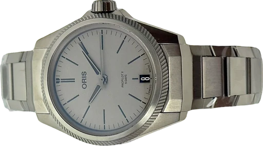 Title: Propilot X 01 400 7778 7153
Brand: Oris
Model: Propilot X
Ref: 01 400 7778 7153
Category: Pilot
Diameter: 39mm
Functions: Dato
Year: 2025
Price: 17000
Condition: 9.5
Dial Color: Sølv
Strap: Metal
Case material: Titanium
Gender: Herre
Match: 100.0%
Billedet er ejet af Stæhr Preowned (172081) Et Oris ur