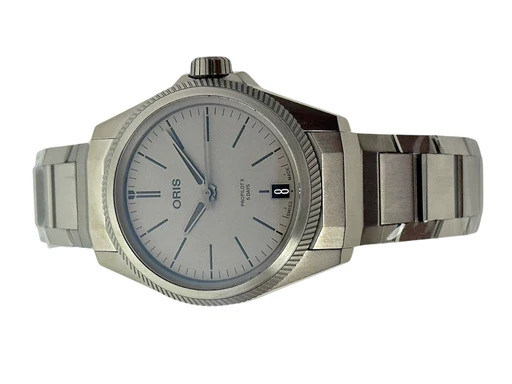 Title: Propilot X 01 400 7778 7153
Brand: Oris
Model: Propilot X
Ref: 01 400 7778 7153
Category: Pilot
Diameter: 39mm
Functions: Dato
Year: 2025
Price: 17000
Condition: undefined
Dial Color: Sølv
Strap: Metal
Case material: Titanium
Gender: Herre
Match: 100.0%
Billedet er ejet af Stæhr Preowned (172081) Et Oris ur