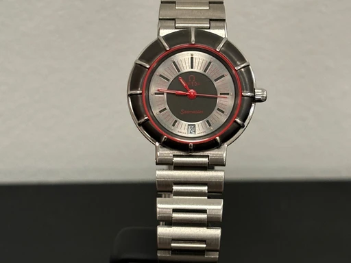 Title: Seamaster Dynamic II
Brand: Omega
Model: Seamaster Dynamic II
Ref: 427-8104
Category: Dress
Diameter: 27mm
Functions: Dato
Year: 1984
Price: 4500
Condition: 7.0
Dial Color: Grå
Strap: Metal
Case material: Stål
Gender: Dame
Match: 100.0%
Billedet er ejet af Studts Vintage (152752) Et Omega ur