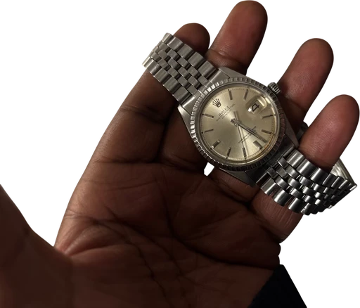 Title: Datejust ref. 1603 – 1974
Brand: Rolex
Model: Datejust
Ref: 1603
Category: Dress
Diameter: 36mm
Functions: Dato
Year: 1974
Price: 31000
Condition: 8.0
Dial Color: Sølv
Strap: Metal
Case material: Stål
Gender: Herre
Match: 100.0%
Billedet er ejet af Studts Vintage (571160) Et Rolex ur