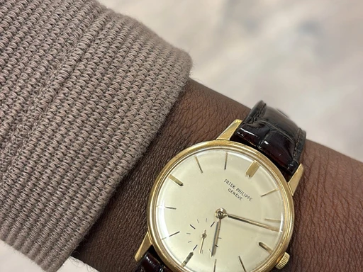 Title: Calatrava 3420
Brand: Patek Philippe
Model: Calatrava 3420
Ref: null
Category: Dress
Diameter: 34mm
Functions: Dato
Year: null
Price: 51500
Condition: undefined
Dial Color: Gul
Strap: Læder
Case material: Guld
Gender: Herre
Match: 100.0%
Billedet er ejet af Studts Vintage (152729) Et Patek Philippe ur
