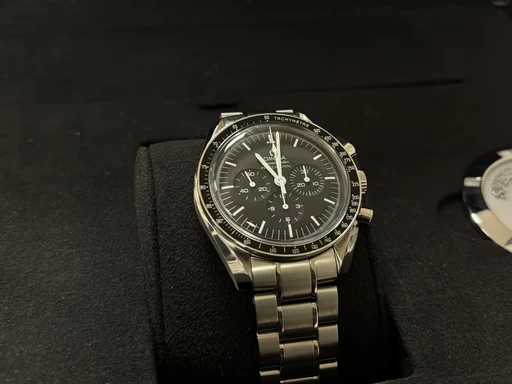 Title: Speedmaster Professional Moonwatch – Hesalite (New)
Brand: Omega
Model: Speedmaster Professional Moonwatch – Hesalite
Ref: 311.30.42.30.01.005
Category: Racing
Diameter: 42mm
Functions: Kronograf
Year: 2021
Price: 34900
Condition: 9.0
Dial Color: Sort
Strap: Metal
Case material: Stål
Gender: Herre
Match: 100.0%
Billedet er ejet af Studts Vintage (549181) Et Omega ur