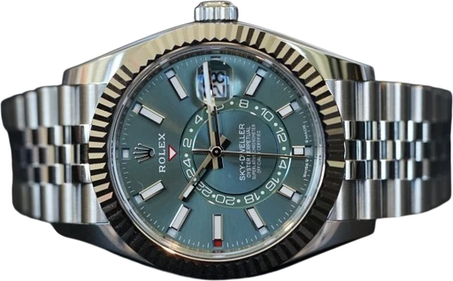 Titel: Sky-Dweller 336934 – Dansk AD
Mærke: Rolex
Model: Sky-Dweller
Ref.: 336934
Årgang: 2025
Tilbehør: Boks og Papirer
Stand: 10.0 (Nyt)
Pris: 169.000 kr.
Diameter: 42mm
Funktioner: Dato, GMT
Skivefarve: Grøn
Rem: Metal
Kassemateriale: Stål
Kategori: Pilot
Køn: Herre
Match: 100.0%
Billedet ejes af TimeCollect (997737) Et Rolex ur