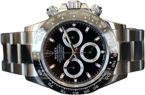 Titel: Daytona 116500LN – Dansk AD
Mærke: Rolex
Model: Daytona
Ref.: 116500LN
Årgang: 2023
Tilbehør: Boks og Papirer
Stand: 9.5 (Brugt)
Pris: 182.000 kr.
Diameter: 40mm
Funktioner: Kronograf
Skivefarve: Sort
Rem: Metal
Kassemateriale: Stål
Kategori: Racing
Køn: Herre
Match: 100.0%
Billedet ejes af TimeCollect (835093) Et Rolex ur