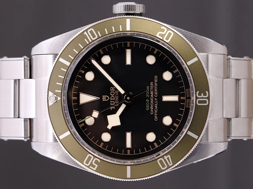 Title: Black Bay Harrods
Brand: Tudor
Model: Black Bay Harrods
Ref: 79230G
Category: Dykker
Diameter: 41mm
Functions: Dato
Year: 2022
Price: 29995
Condition: undefined
Dial Color: Sort
Strap: Metal
Case material: Stål
Gender: Herre
Match: 100.0%
Billedet er ejet af TimeToWatch (101973) Et Tudor ur