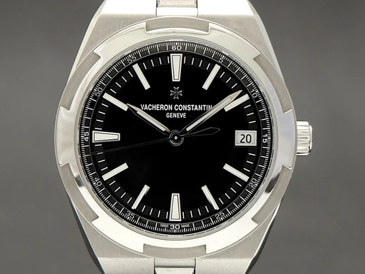 Title: Overseas 4520V
Brand: Vacheron Constantin
Model: Overseas 4520V
Ref: 4520V/210A-B483
Category: Sport
Diameter: 41mm
Functions: Dato
Year: 2023
Price: 179995
Condition: undefined
Dial Color: Sort
Strap: Metal
Case material: Stål
Gender: Herre
Match: 100.0%
Billedet er ejet af TimeToWatch (289729) Et Vacheron Constantin ur
