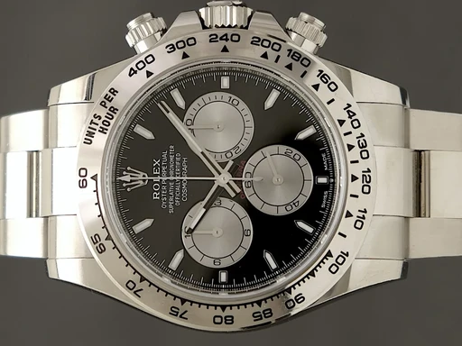 Title: Daytona (New)
Brand: Rolex
Model: Daytona
Ref: 126509
Category: Racing
Diameter: 40mm
Functions: Kronograf
Year: 2024
Price: 339995
Condition: 9.5
Dial Color: Sort
Strap: Metal
Case material: Guld
Gender: Herre
Match: 100.0%
Billedet er ejet af TimeToWatch (551928) Et Rolex ur