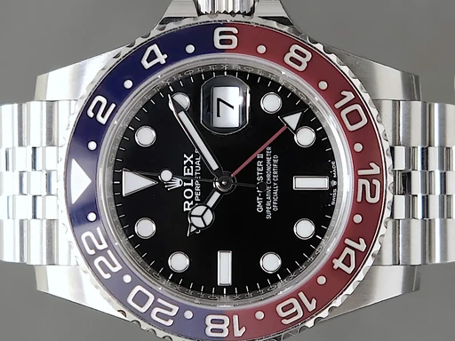 Title: GMT-Master II (Pepsi) (New)
Brand: Rolex
Model: GMT-Master II
Ref: 126710BLRO
Category: Pilot
Diameter: 40mm
Functions: Dato
Year: 2020
Price: 134995
Condition: 9.5
Dial Color: Sort
Strap: Metal
Case material: Stål
Gender: Herre
Match: 100.0%
Billedet er ejet af TimeToWatch (551925) Et Rolex ur