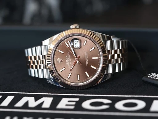 Title: Datejust 126331 – Dansk AD
Brand: Rolex
Model: Datejust
Ref: 126331
Category: Dress
Diameter: 41mm
Functions: Dato
Year: 2022
Price: 117000
Condition: undefined
Dial Color: Brun
Strap: Metal
Case material: Stål
Gender: Herre
Match: 100.0%
Billedet er ejet af TimeCollect (315033) Et Rolex ur