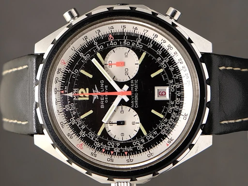 Title: Navitimer Chrono-Matic
Brand: Breitling
Model: Navitimer Chrono-Matic
Ref: 1806
Category: Racing
Diameter: 47mm
Functions: Kronograf, Dato
Year: 1970
Price: 24995
Condition: undefined
Dial Color: Sort
Strap: Læder
Case material: Stål
Gender: Herre
Match: 100.0%
Billedet er ejet af TimeToWatch (271764) Et Breitling ur