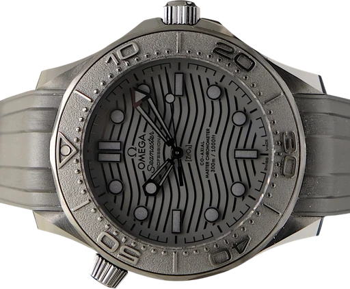 Title: Seamaster 300M (New)
Brand: Omega
Model: Seamaster 300M
Ref: 21092442001003
Category: Dykker
Diameter: 43mm
Functions:
Year: 2022
Price: 49995
Condition: 9.5
Dial Color: Grå
Strap: Gummi
Case material: Keramik
Gender: Herre
Match: 100.0%
Billedet er ejet af TimeToWatch (646408) Et Omega ur
