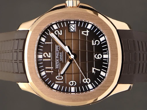 Title: Aquanaut
Brand: Patek Philippe
Model: Aquanaut
Ref: 5167R-001
Category: Sport
Diameter: 40mm
Functions: Dato
Year: 2016
Price: 539995
Condition: undefined
Dial Color: Brun
Strap: Gummi
Case material: Guld
Gender: Herre
Match: 100.0%
Billedet er ejet af TimeToWatch (356737) Et Patek Philippe ur