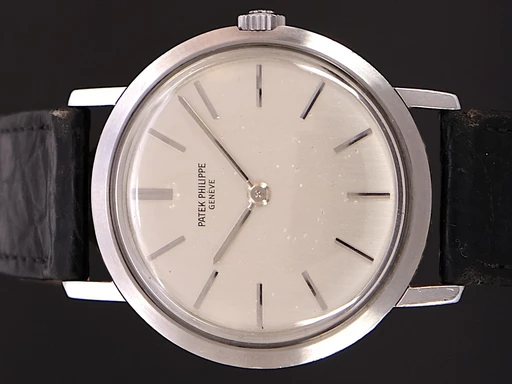 Title: Calatrava
Brand: Patek Philippe
Model: Calatrava
Ref: 3509
Category: Dress
Diameter: 33mm
Functions: 
Year: 1960
Price: 69995
Condition: undefined
Dial Color: Sølv
Strap: Læder
Case material: Stål
Gender: Unisex
Match: 100.0%
Billedet er ejet af TimeToWatch (101983) Et Patek Philippe ur