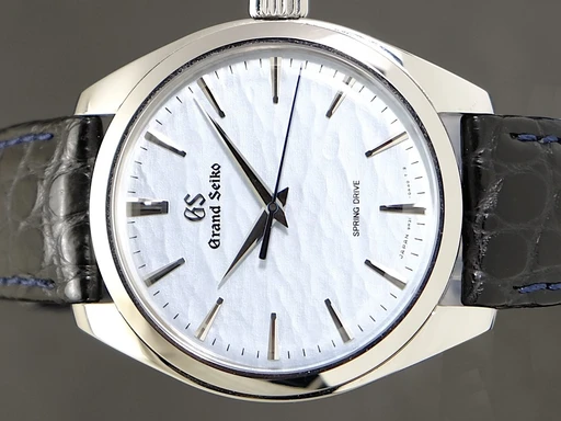 Title: Elegance Collection
Brand: Grand Seiko
Model: Elegance Collection
Ref: SBGY007G
Category: Dress
Diameter: 39mm
Functions: Dato
Year: 2021
Price: 44995
Condition: undefined
Dial Color: Hvid
Strap: Læder
Case material: Stål
Gender: Herre
Match: 100.0%
Billedet er ejet af TimeToWatch (101938) Et Grand Seiko ur