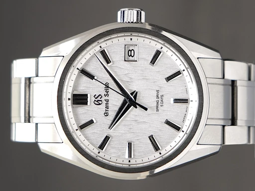 Title: Evolution 9 Collection
Brand: Grand Seiko
Model: Evolution 9 Collection
Ref: SLGA009
Category: Dress
Diameter: 40mm
Functions: Dato
Year: 2022
Price: 45995
Condition: undefined
Dial Color: Hvid
Strap: Metal
Case material: Stål
Gender: Herre
Match: 100.0%
Billedet er ejet af TimeToWatch (289727) Et Grand Seiko ur