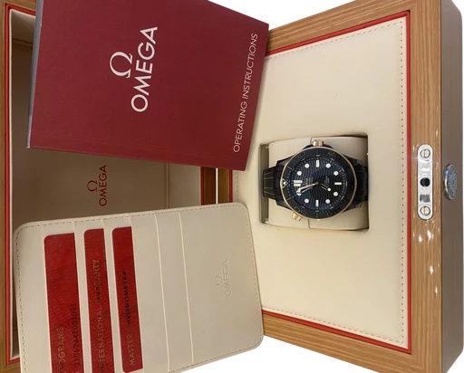Title: Seamaster Diver 210.62.44.20.01.001
Brand: Omega
Model: Seamaster Diver
Ref: 210.62.44.20.01.001
Category: Dykker
Diameter: 44mm
Functions: Dato
Year: 2022
Price: 65000
Condition: 9.5
Dial Color: Sort
Strap: Gummi
Case material: Keramik
Gender: Herre
Match: 100.0%
Billedet er ejet af Urbørsen (533398) Et Omega ur