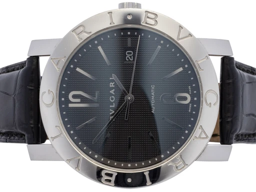 Title: Automatic 42, Sort, Stål, Læder
Brand: Bvlgari
Model: BVLGARI Automatic
Ref: bb 42 SL Auto
Category: Dress
Diameter: 42mm
Functions: Dato
Year: null
Price: 29900
Condition: undefined
Dial Color: Sort
Strap: Læder
Case material: Stål
Gender: Herre
Match: 100.0%
Billedet er ejet af Urhandleren (102685) Et Bvlgari ur