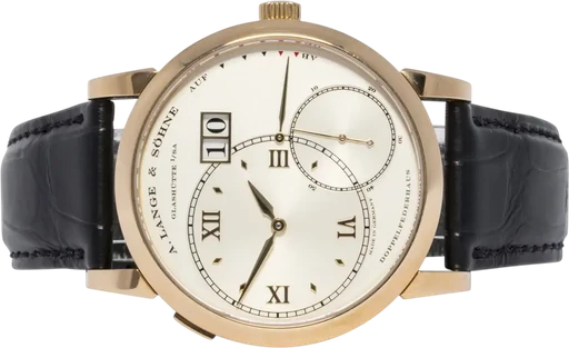 Title: A.Lange & Söhne Grand Lange 1 41.9, Ivory argenté, Roseguld, Læder
Brand: A. Lange & Söhne
Model: Grand Lange 1
Ref: 115.032
Category: Dress
Diameter: 42mm
Functions: Dato, Ugedag
Year: 2025
Price: 199900
Condition: 10.0
Dial Color: Hvid
Strap: Læder
Case material: Guld
Gender: Herre
Match: 100.0%
Billedet er ejet af Urhandleren (383114) Et A. Lange & Söhne ur