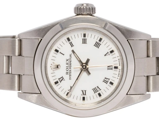 Title: Oyster Perpetual 26, Hvid, Stål, Oyster
Brand: Rolex
Model: Oyster Perpetual
Ref: 76080
Category: Dress
Diameter: 26mm
Functions: Dato
Year: null
Price: 29900
Condition: undefined
Dial Color: Hvid
Strap: Metal
Case material: Stål
Gender: Dame
Match: 100.0%
Billedet er ejet af Urhandleren (102681) Et Rolex ur