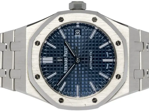 Title: Royal Oak 37, Blå, Stål
Brand: Audemars Piguet
Model: Audemars Piguet Royal Oak
Ref: 15450ST.OO.1256ST.03
Category: Dress
Diameter: 37mm
Functions: Dato
Year: 2020
Price: 299900
Condition: undefined
Dial Color: Blå
Strap: Metal
Case material: Stål
Gender: Herre
Match: 100.0%
Billedet er ejet af Urhandleren (396830) Et Audemars Piguet ur