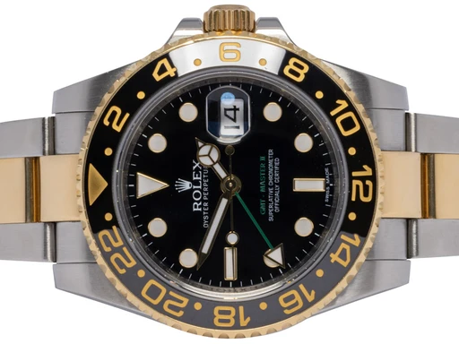 Title: GMT-Master II 40, Sort, Guld / Stål, Oyster
Brand: Rolex
Model: GMT-Master II
Ref: 116713LN
Category: Pilot
Diameter: 40mm
Functions: GMT, Dato
Year: 2014
Price: 119900
Condition: undefined
Dial Color: Sort
Strap: Metal
Case material: Guld
Gender: Herre
Match: 100.0%
Billedet er ejet af Urhandleren (102531) Et Rolex ur