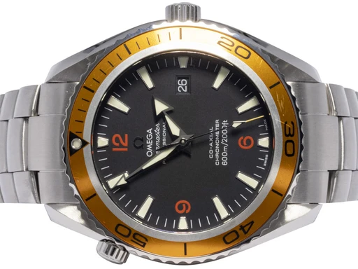 Title: Seamaster Planet Ocean Chronograph 45, Sort, Orange
Brand: Omega
Model: Omega Seamaster Planet Ocean
Ref: 2208.50.00
Category: Dykker
Diameter: 45mm
Functions: Kronograf, Dato
Year: null
Price: 31900
Condition: undefined
Dial Color: Sort
Strap: Metal
Case material: Stål
Gender: Herre
Match: 100.0%
Billedet er ejet af Urhandleren (176135) Et Omega ur