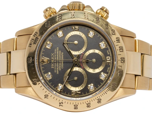 Title: Daytona 40, Zenith, Diamant, Guld, Oyster
Brand: Rolex
Model: Cosmograph Daytona
Ref: 16528
Category: Racing
Diameter: 40mm
Functions: Kronograf
Year: null
Price: 349900
Condition: undefined
Dial Color: Sort
Strap: Metal
Case material: Guld
Gender: Herre
Match: 100.0%
Billedet er ejet af Urhandleren (102485) Et Rolex ur