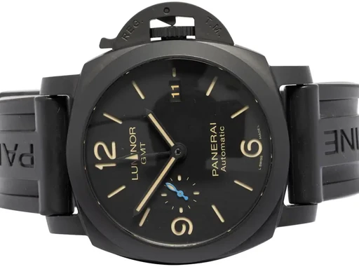 Title: Luminor 3 Days GMT Automatic 44, Sort, Keramik, Gummi
Brand: Panerai
Model: Luminor 1950 3 Days GMT Automatic
Ref: PAM01441
Category: Sport
Diameter: 44mm
Functions: Dato, GMT
Year: 2022
Price: 74900
Condition: undefined
Dial Color: Sort
Strap: Gummi
Case material: Keramik
Gender: Herre
Match: 100.0%
Billedet er ejet af Urhandleren (399215) Et Panerai ur