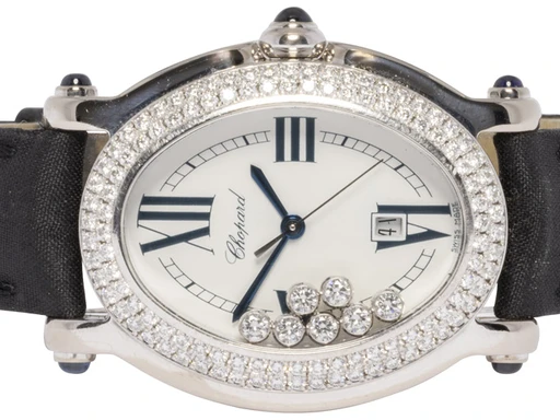 Title: Happy Sport 33, Hvid, Diamant, Hvidguld, Læder
Brand: Chopard
Model: Happy Sport
Ref: 278953-2004
Category: Dress
Diameter: 33mm
Functions: Dato
Year: null
Price: 59900
Condition: undefined
Dial Color: Hvid
Strap: Læder
Case material: Guld
Gender: Dame
Match: 100.0%
Billedet er ejet af Urhandleren (102580) Et Chopard ur