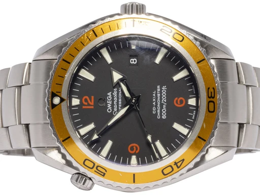 Title: Seamaster Planet Ocean 45.5, Sort, Stål
Brand: Omega
Model: Omega Seamaster Planet Ocean
Ref: 22085000
Category: Dykker
Diameter: 45mm
Functions: Dato
Year: null
Price: 34900
Condition: undefined
Dial Color: Sort
Strap: Metal
Case material: Stål
Gender: Herre
Match: 100.0%
Billedet er ejet af Urhandleren (102655) Et Omega ur