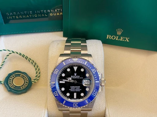 Title: Submariner 126619LB
Brand: Rolex
Model: Submariner 126619LB
Ref: 126619LB
Category: Dykker
Diameter: nullmm
Functions: Dato
Year: 2022
Price: 225000
Condition: undefined
Dial Color: Sort
Strap: Metal
Case material: Stål
Gender: Herre
Match: 100.0%
Billedet er ejet af Urbørsen (148977) Et Rolex ur