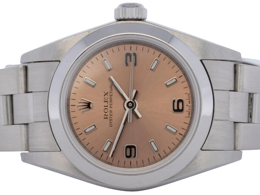 Title: Oyster Perpetual Lady 26, Pink, Stål, Oyster
Brand: Rolex
Model: Oyster Perpetual Lady
Ref: 76080
Category: Dress
Diameter: 26mm
Functions: 
Year: null
Price: 34900
Condition: undefined
Dial Color: Rød
Strap: Metal
Case material: Stål
Gender: Dame
Match: 100.0%
Billedet er ejet af Urhandleren (102663) Et Rolex ur