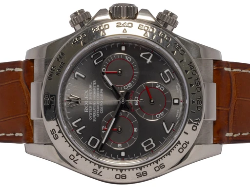 Title: Daytona 40, Racing, Hvidguld, Læder
Brand: Rolex
Model: Cosmograph Daytona
Ref: 116519
Category: Racing
Diameter: 40mm
Functions: Kronograf, Dato
Year: 2007
Price: 199900
Condition: undefined
Dial Color: Grå
Strap: Læder
Case material: Guld
Gender: Herre
Match: 100.0%
Billedet er ejet af Urhandleren (102511) Et Rolex ur