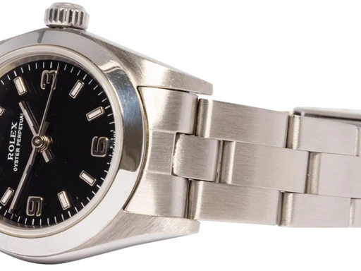Title: Oyster Perpetual 26, Sort, Stål, Oyster
Brand: Rolex
Model: Oyster Perpetual
Ref: 76080
Category: Dress
Diameter: 26mm
Functions: Dato
Year: null
Price: 29900
Condition: undefined
Dial Color: Sort
Strap: Metal
Case material: Stål
Gender: Dame
Match: 100.0%
Billedet er ejet af Urhandleren (102688) Et Rolex ur