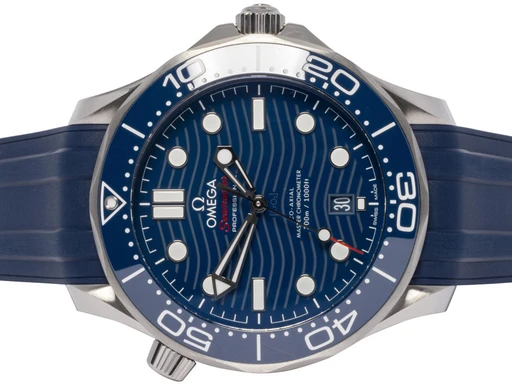 Title: Seamaster Diver 300m 42, Blå, Gummi
Brand: Omega
Model: Omega Seamaster Diver 300m
Ref: 210.30.42.20.03.001
Category: Dykker
Diameter: 42mm
Functions: Dato
Year: 2022
Price: 39900
Condition: undefined
Dial Color: Blå
Strap: Gummi
Case material: Stål
Gender: Herre
Match: 100.0%
Billedet er ejet af Urhandleren (102637) Et Omega ur