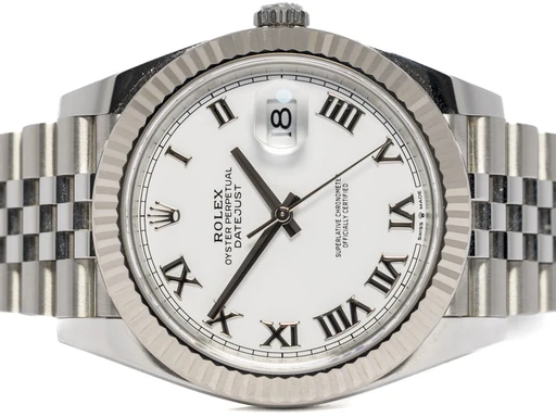 Title: Datejust 41, Hvid, Romer, Stål, Jubilee
Brand: Rolex
Model: Datejust
Ref: 126334
Category: Dress
Diameter: 41mm
Functions: Dato
Year: 2022
Price: 92900
Condition: undefined
Dial Color: Hvid
Strap: Metal
Case material: Stål
Gender: Herre
Match: 100.0%
Billedet er ejet af Urhandleren (357136) Et Rolex ur