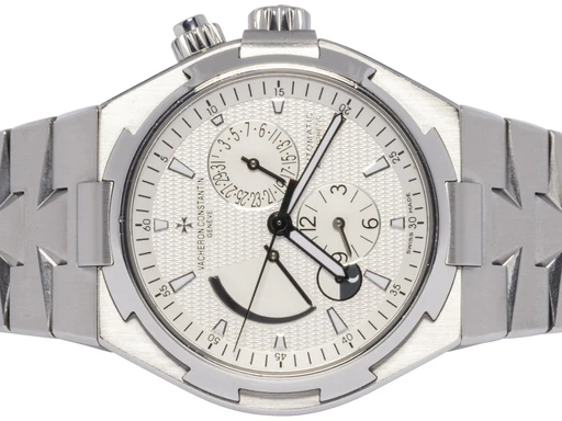 Title: Overseas Dual Time 42, Hvid, Stål
Brand: Vacheron Constantin
Model: Overseas Dual Time
Ref: 47450/B01A-9226
Category: Sport
Diameter: 42mm
Functions: GMT, Dato
Year: null
Price: 149900
Condition: undefined
Dial Color: Hvid
Strap: Metal
Case material: Stål
Gender: Herre
Match: 100.0%
Billedet er ejet af Urhandleren (102517) Et Vacheron Constantin ur