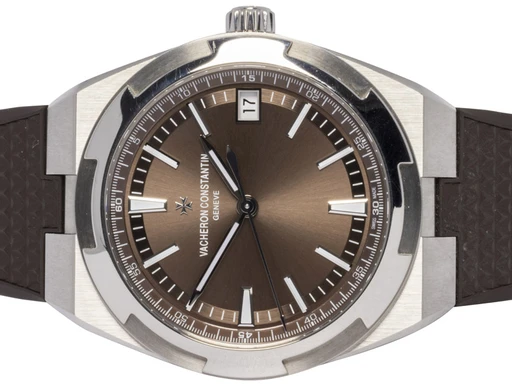 Title: Overseas 41, Brun, Stål, Gummi
Brand: Vacheron Constantin
Model: Overseas
Ref: 4500V/110A
Category: Sport
Diameter: 41mm
Functions: Dato
Year: 2019
Price: 229900
Condition: undefined
Dial Color: Brun
Strap: Gummi
Case material: Stål
Gender: Herre
Match: 100.0%
Billedet er ejet af Urhandleren (102498) Et Vacheron Constantin ur