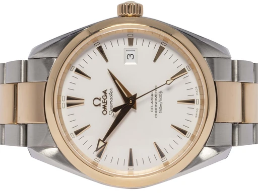 Title: Seamaster Aqua Terra 39.2, Hvid, Roseguld/Stål
Brand: Omega
Model: Omega Seamaster Aqua Terra
Ref: 2303.30.00
Category: Dress
Diameter: 39mm
Functions: 
Year: null
Price: 36900
Condition: undefined
Dial Color: Hvid
Strap: Andet
Case material: Andet
Gender: Herre
Match: 100.0%
Billedet er ejet af Urhandleren (102646) Et Omega ur