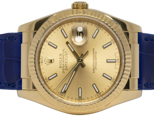 Title: Datejust 36, Champagne, Guld, Læder
Brand: Rolex
Model: Datejust
Ref: 116138
Category: Dress
Diameter: 36mm
Functions: Dato
Year: 2004
Price: 139900
Condition: undefined
Dial Color: Guld
Strap: Læder
Case material: Guld
Gender: Herre
Match: 100.0%
Billedet er ejet af Urhandleren (239007) Et Rolex ur