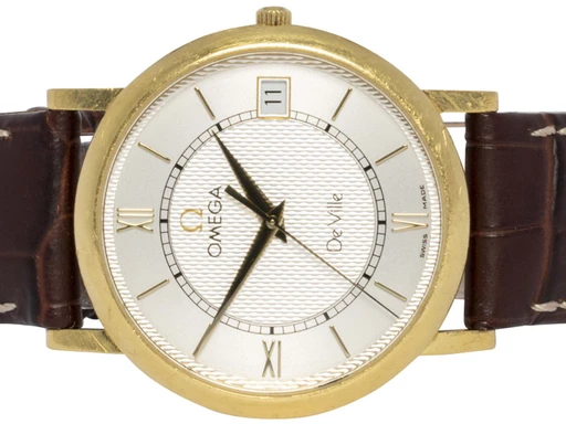 Title: De Ville Prestige 32.5, Sølv, Guld, Læder
Brand: Omega
Model: Omega De Ville Prestige
Ref: 73203412
Category: Dress
Diameter: 32mm
Functions: Dato
Year: 2002
Price: 34900
Condition: undefined
Dial Color: Sølv
Strap: Læder
Case material: Guld
Gender: Unisex
Match: 100.0%
Billedet er ejet af Urhandleren (278255) Et Omega ur