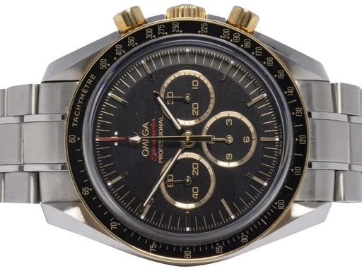 Title: Speedmaster 42, Tokyo 2020, Sort, Guld, Stål
Brand: Omega
Model: Omega Speedmaster Moonwatch
Ref: 522.20.42.30.01.001
Category: Racing
Diameter: 42mm
Functions: Kronograf, Dato
Year: null
Price: 69900
Condition: undefined
Dial Color: Sort
Strap: Metal
Case material: Stål
Gender: Herre
Match: 100.0%
Billedet er ejet af Urhandleren (327596) Et Omega ur