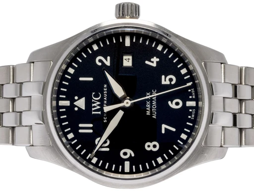 Title: Pilot’s Watch Mark XX, 40, Sort, Stål
Brand: IWC
Model: IWC Pilot's Watch Mark XX
Ref: IW328202
Category: Pilot
Diameter: 40mm
Functions: Dato
Year: 2021
Price: 39900
Condition: undefined
Dial Color: Sort
Strap: Metal
Case material: Stål
Gender: Herre
Match: 100.0%
Billedet er ejet af Urhandleren (149376) Et IWC ur