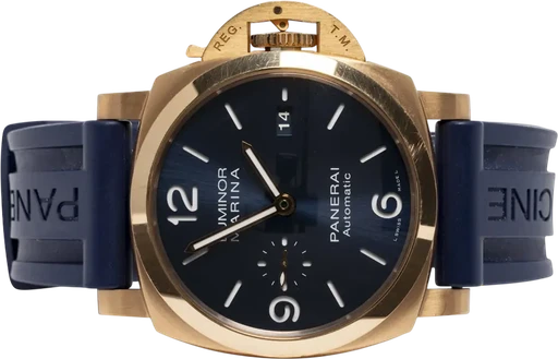 Title: Luminor Marina Goldtech Automatic 44, Blå, Roseguld, Gummi (New)
Brand: Panerai
Model: Panerai Luminor Marina
Ref: PAM01112
Category: Sport
Diameter: 44mm
Functions: Dato
Year: 2023
Price: 129900
Condition: 7.0
Dial Color: Blå
Strap: Gummi
Case material: Guld
Gender: Herre
Match: 100.0%
Billedet er ejet af Urhandleren (757036) Et Panerai ur